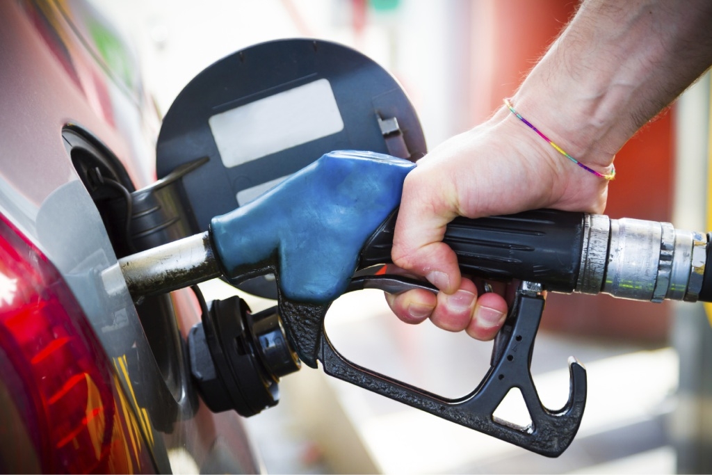 7 maneiras de reduzir os custos de combustível em sua frota